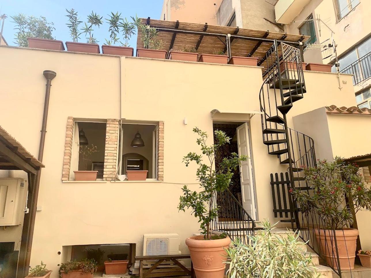 Oasi Urbana Con Terrazza E Vista Daire Cagliari Dış mekan fotoğraf
